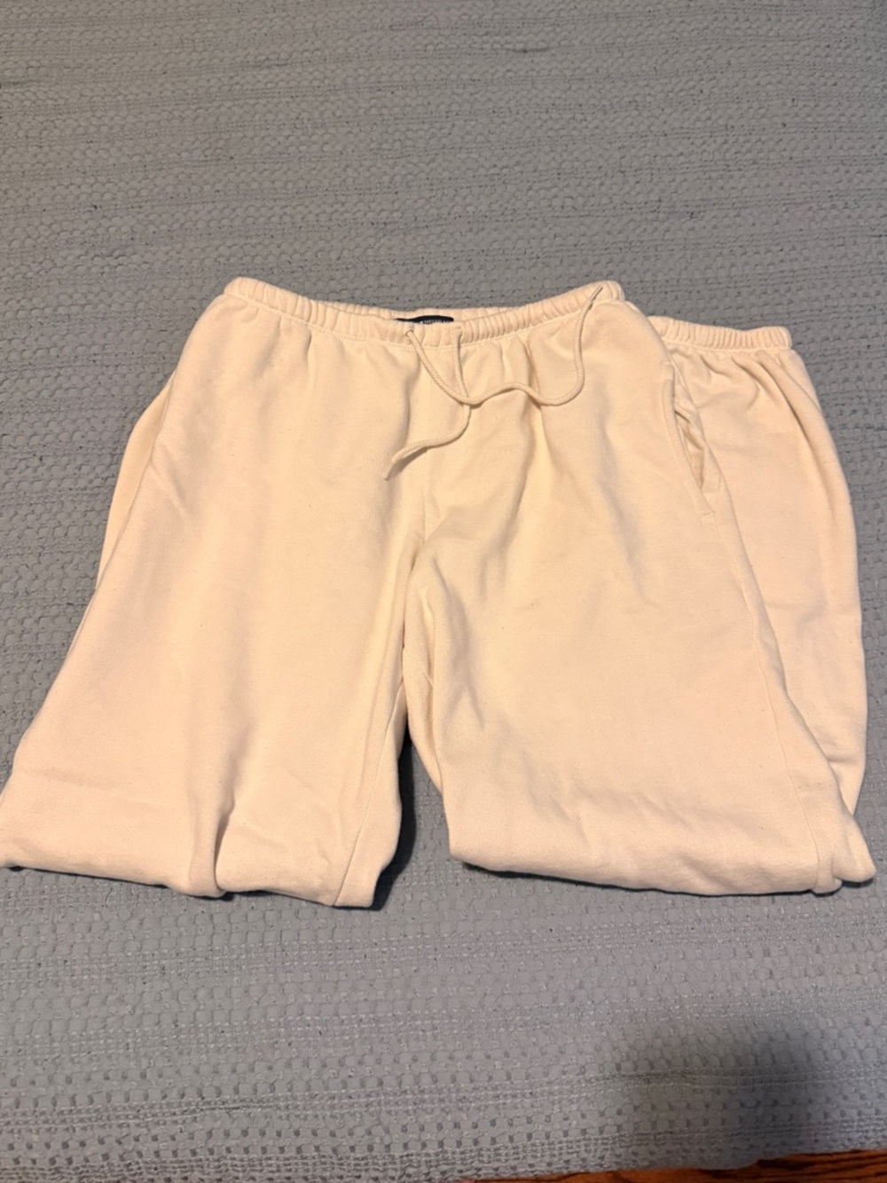 BRANDY MELVILLE OFF WHITE SWEATS